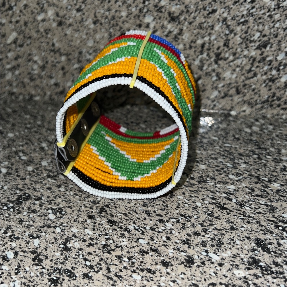 Handcrafted African Beaded Bracelet - Picture 6 of 9